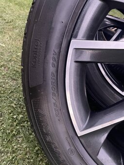 VEGA CRATER orig.skoda Superb3V 5x112 8j x19 ET 45 VW - 3