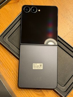 Samsung Galaxy Z Flip7 12GB/512GB Jetblack DPH - 3