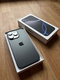 Apple iPhone 16 Pro 256GB černý titan - 3