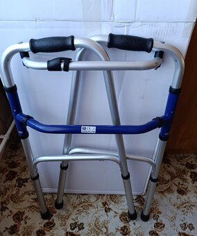 Kloubové krokovací chodítko - 3