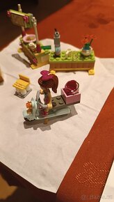 Lego Friends Mia a stánek s limonádou - 3