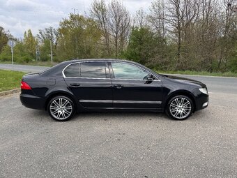 ŠKODA SUPERB 3.6 FSI V6 4X4 NAVI-ALCANTARA-PARK - 3