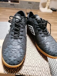 Prodám pánské salovky UMBRO - 3