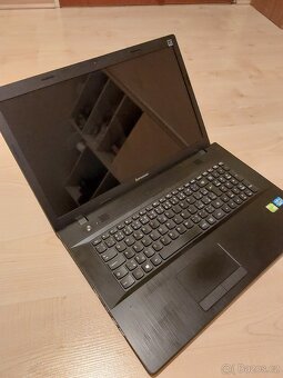Lenovo Ideapad G700 17" notebook 8GB RAM SSD Intel i5 - 3