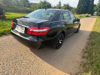 Mercedes Benz - 3