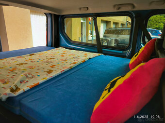 Opel Vivaro 1,6 89kW Navi Long 1. majitel, 1249xx km, spaní - 3