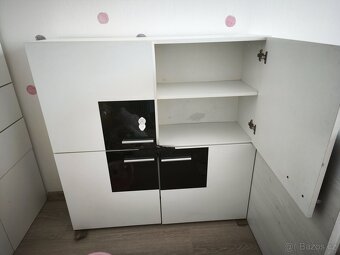 Skříňka s policemi - 3