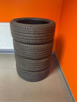 Prodám pneu Bridgestone 235/40 r19 - 3