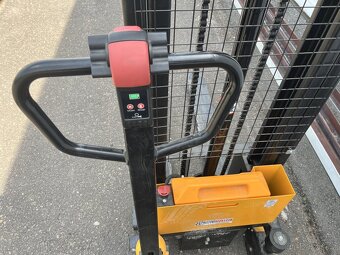 Použitý elektrický vysokozdvižný paletový vozík EMF12/25 - 3