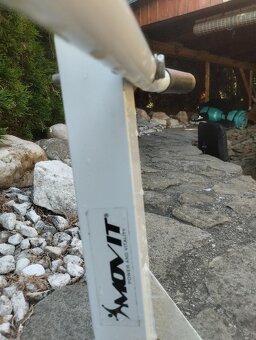 posilovací hrazda na zed - 3
