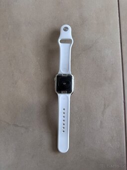 Apple Watch SE (40mm) GPS – bílá barva - 3