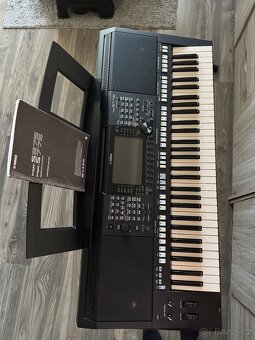 YAMAHA PSR-S775 - 3
