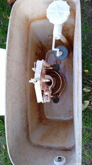 Záchodová mísa, plně funkční, dobrý stav - 3