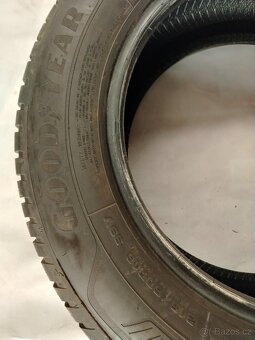 Pneu 215/60R16 Goodyear - 3