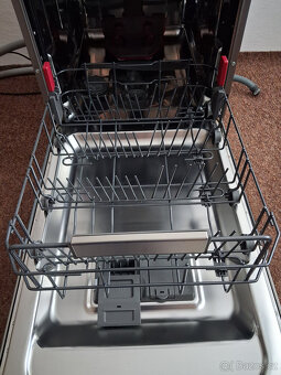 Myčka Whirlpool. - 3