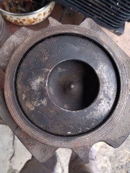 Vložka a píst Praga v3s - 3