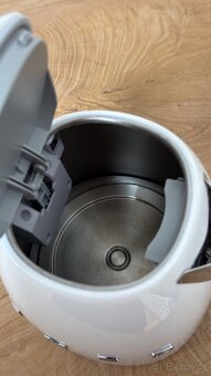 Rychlovarná konvice s regulací teploty Smeg 50's Style - 3