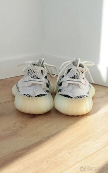 adidas Yeezy Boost 350 V2 "Zebra" - 3
