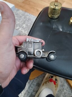 Zapalovače a zásobník na cigarety - 3
