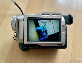Videokamera SONY DCR-TRV10E Video8/Hi8/Digital8 - 3