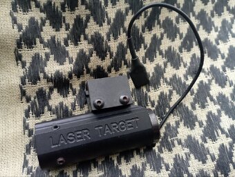 LASER na krátkou zbraň, dotykový spínač, ... PC 3.500 Kč - 3