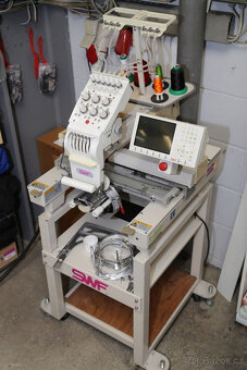 Plně elektronický vyšívací stroj SWF E-T601 C včetně rámu - 3