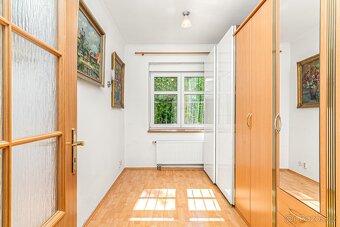 Prodej domu vhodného k podnikání, se skladem a garáží, ul. U - 3