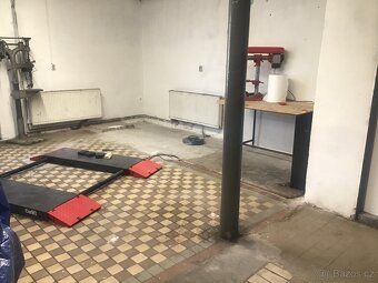 Pronajmu autodilnu 80m s nuzkovym heverem elektrohydraulicky - 3