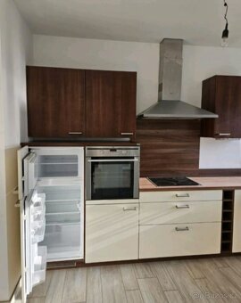 Moderní linka zn.Alno se spotřebiči Siemens,4889 - 3