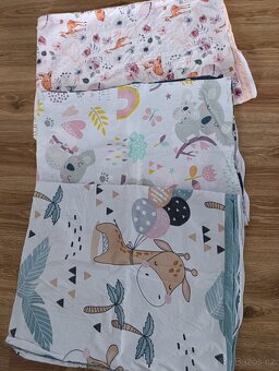 Prodám dětskou postýlku včetně příslušenství - 3