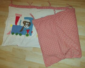 Interaktivní kapsář za postel vláček - 3