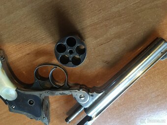 revolver - 3