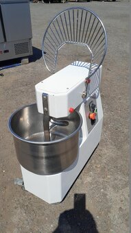 Spirálový hnětač na tuhá těsta TFM 17 ( 17 l, 12,5 kg těsta - 3