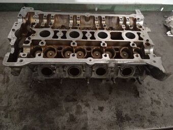 1.8 turbo , hlava motoru - 3