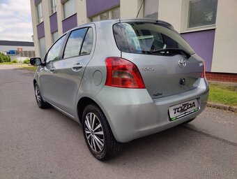 Toyota Yaris 1,3 VVT-i / automat / - 3