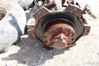 Zetor 7245 přední náprava převodovka kola kardan šrouby A - 3