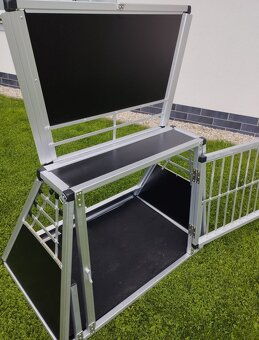 Klec do auta pro psa - 3