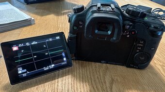 Panasonic Lumix GH3 - objektiv - baterie - 3
