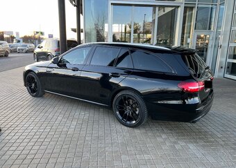 MERCEDES-BENZ E220d - 3