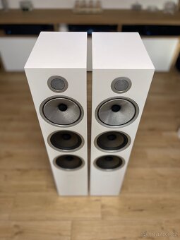 B&W 703 S2 - 3