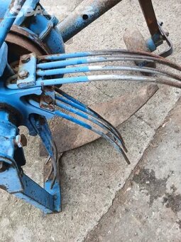 Prodám vyorávač brambor za malotraktory včetně kardanu viz f - 3