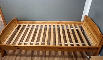 Dřevěná postel s roštem - 3