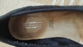 Kožené lodičky na klínku 5th Avenue - 3