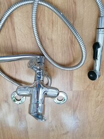 KUCHYŇSKÁ BATERIE SE SPRCHOU - 3