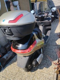 Piaggio x 8 ,125 - 3