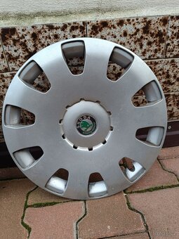 Poklice Škoda r15 originál - 3