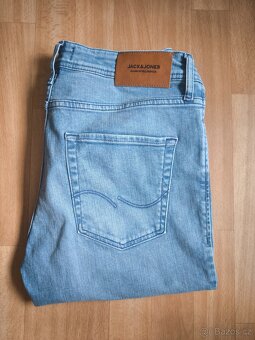 Světle modré pánské džíny Jack&Jones Clark regular fit 313 - 3