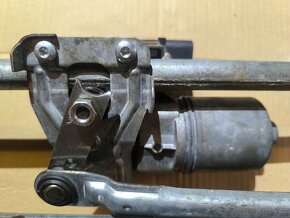 Octavia 2 - motor předních stěračů 1Z1955119A - 3