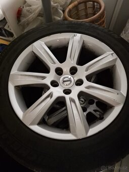 Prodám ALU kola 17" včetně pneu 225/60 R17 Michelin . - 3