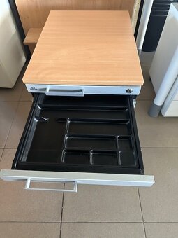 PRODÁM KVALITNÍ ZAMYKATELNÝ KONTEJNER - 3